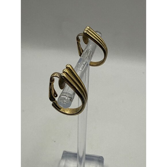 Vintage Avon Gold-Tone Clip-On Earrings With Ribbed Design - Picture 2 of 5